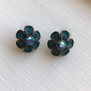 Blue Rhinestone Flower Earrings 🌸